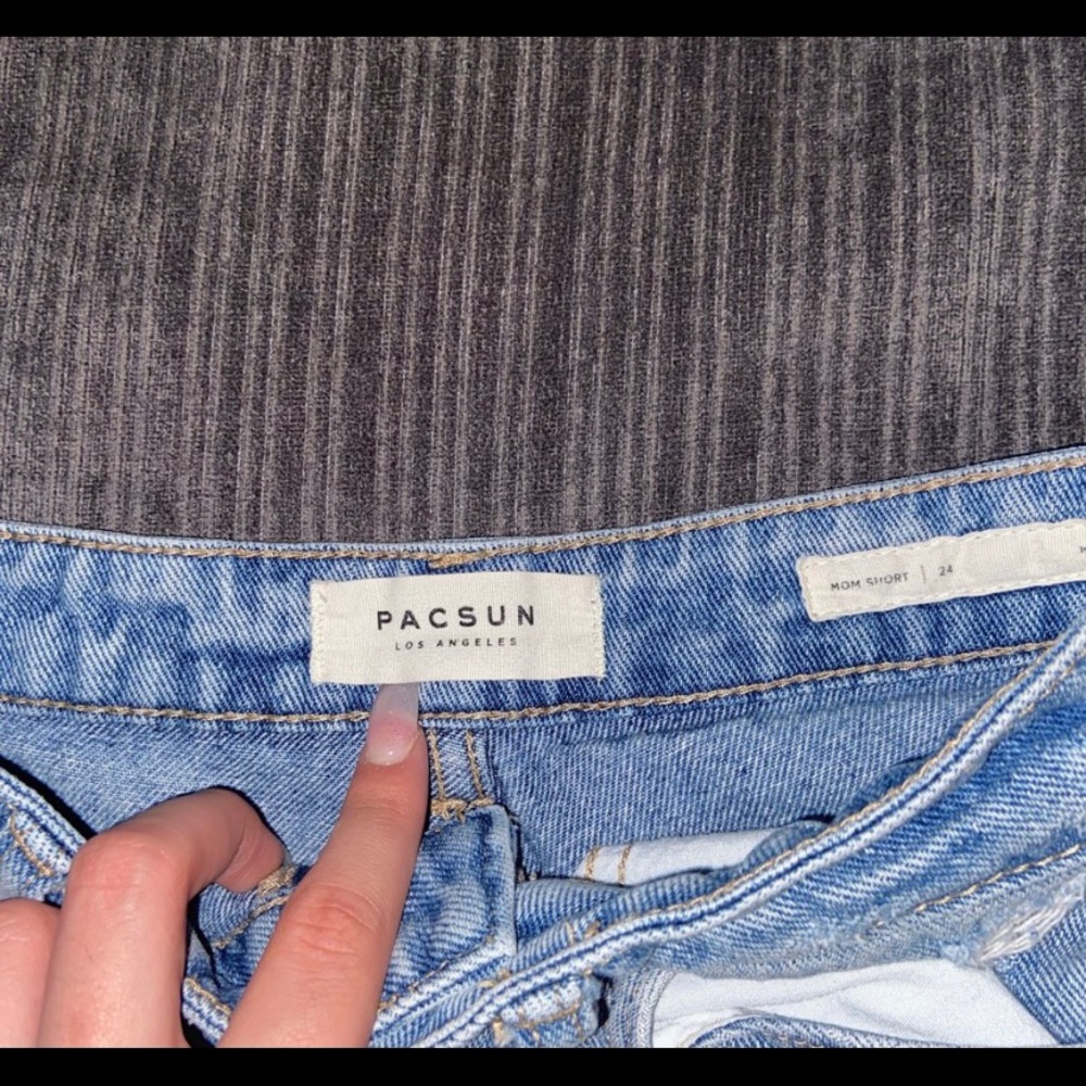 Shorts - Picture 3 of 3